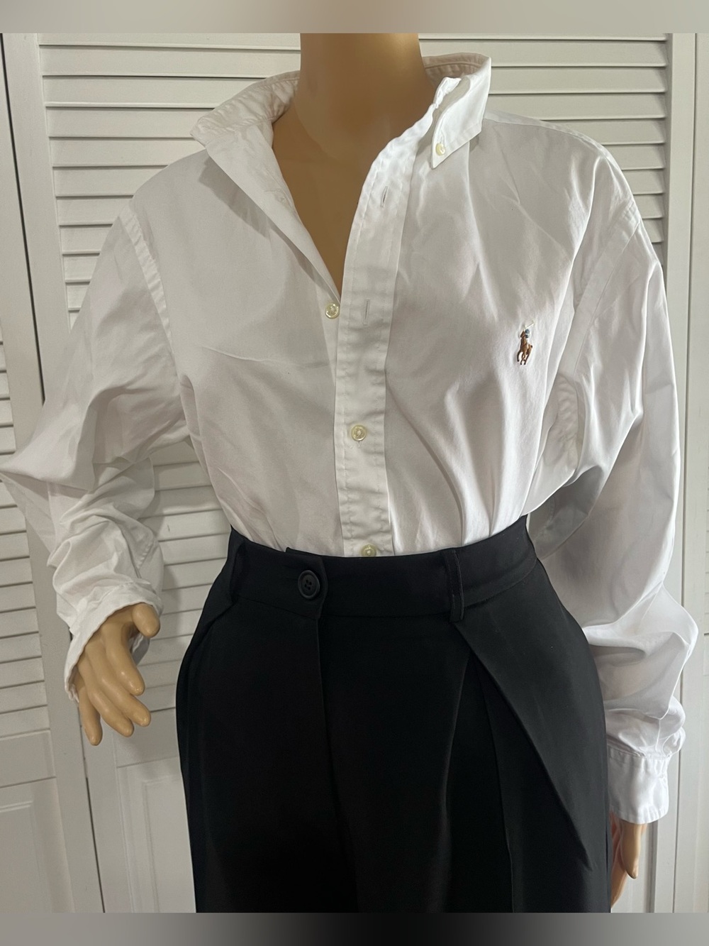 Ralph Lauren White Button-Up Shirt with Embroidered Pony - Picture 2 of 6